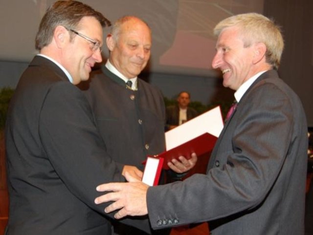 verdienstmedaille_egger_imst_ap | Foto: Fotos: Land Tirol/Panzl