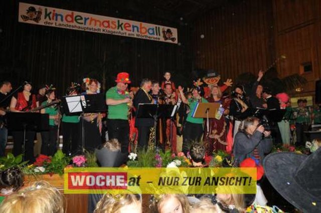 Viele kleine und große Narren tummelten sich bei Musik und Zauberei im Konzerthaus