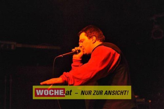 Einige Schüler der 7. Klasse des BG/BRG für Slowenen organisierten auch dieses Jahr wieder das Kontaktlinse / Kontaktna Leca 09 im ((stereo))club.