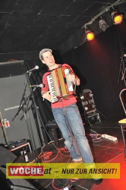 IM ((stereo))club fand das Kontaktlinse Festival mit vielen Künstlern aus den Musik, Theater und Comedybereich statt.