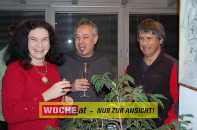 Zum 50-er wurde die Präsidentin von ART 13, von Künstlern und Nachbarn lautstark geweckt!