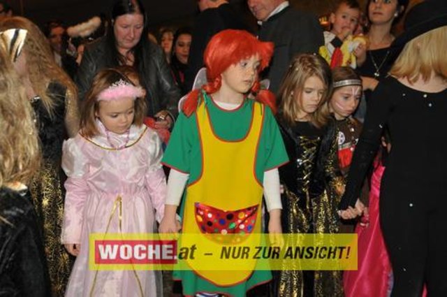 Viele kleine und große Narren tummelten sich bei Musik und Zauberei im Konzerthaus