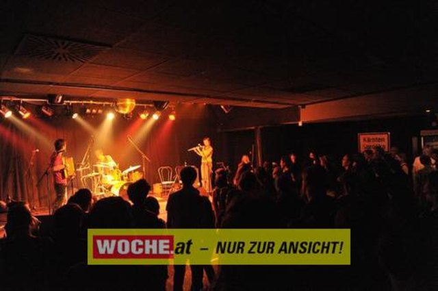 IM ((stereo))club fand das Kontaktlinse Festival mit vielen Künstlern aus den Musik, Theater und Comedybereich statt.