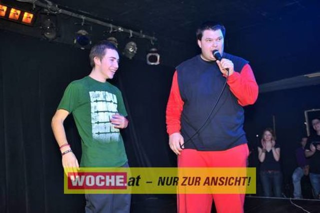 Einige Schüler der 7. Klasse des BG/BRG für Slowenen organisierten auch dieses Jahr wieder das Kontaktlinse / Kontaktna Leca 09 im ((stereo))club.