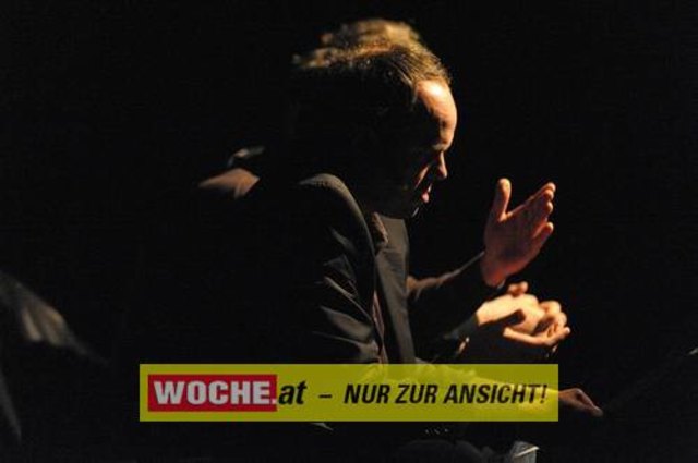 IM ((stereo))club fand das Kontaktlinse Festival mit vielen Künstlern aus den Musik, Theater und Comedybereich statt.