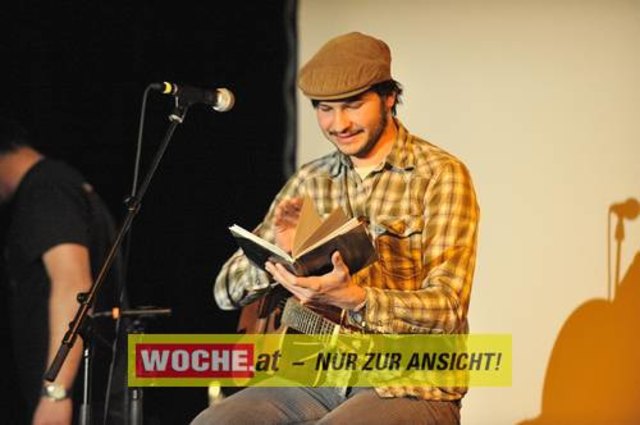 IM ((stereo))club fand das Kontaktlinse Festival mit vielen Künstlern aus den Musik, Theater und Comedybereich statt.