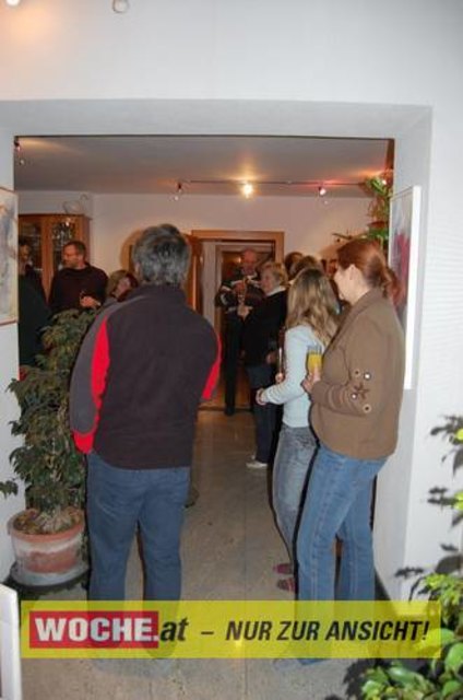 Zum 50-er wurde die Präsidentin von ART 13, von Künstlern und Nachbarn lautstark geweckt!