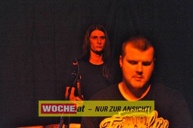 Einige Schüler der 7. Klasse des BG/BRG für Slowenen organisierten auch dieses Jahr wieder das Kontaktlinse / Kontaktna Leca 09 im ((stereo))club.