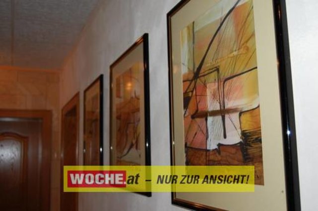 Zum 50-er wurde die Präsidentin von ART 13, von Künstlern und Nachbarn lautstark geweckt!