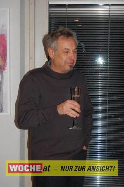 Zum 50-er wurde die Präsidentin von ART 13, von Künstlern und Nachbarn lautstark geweckt!