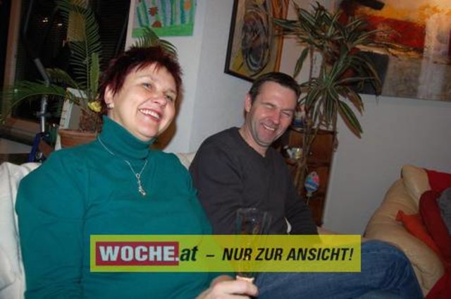 Zum 50-er wurde die Präsidentin von ART 13, von Künstlern und Nachbarn lautstark geweckt!