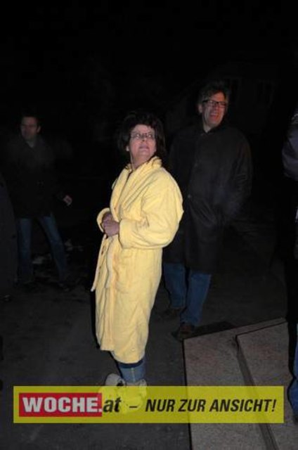 Zum 50-er wurde die Präsidentin von ART 13, von Künstlern und Nachbarn lautstark geweckt!