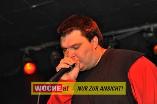 Einige Schüler der 7. Klasse des BG/BRG für Slowenen organisierten auch dieses Jahr wieder das Kontaktlinse / Kontaktna Leca 09 im ((stereo))club.