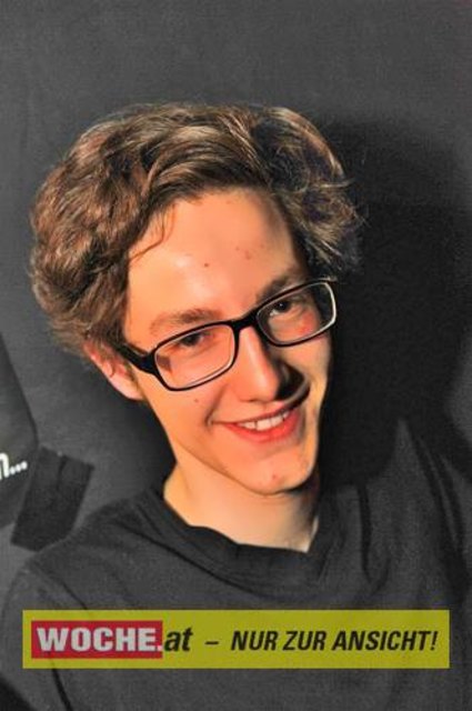 Einige Schüler der 7. Klasse des BG/BRG für Slowenen organisierten auch dieses Jahr wieder das Kontaktlinse / Kontaktna Leca 09 im ((stereo))club.
