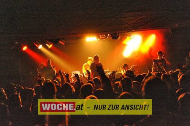 Einige Schüler der 7. Klasse des BG/BRG für Slowenen organisierten auch dieses Jahr wieder das Kontaktlinse / Kontaktna Leca 09 im ((stereo))club.