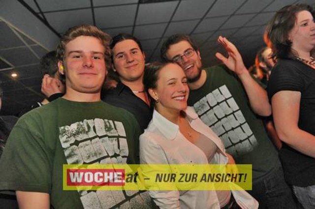 Einige Schüler der 7. Klasse des BG/BRG für Slowenen organisierten auch dieses Jahr wieder das Kontaktlinse / Kontaktna Leca 09 im ((stereo))club.