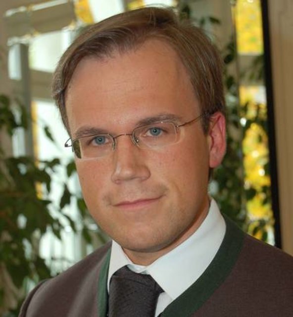 Finanzlandesrat Harald Dobernig über die Entwicklungen: ?Viele Kärntner Betriebe ahnen bereits, dass es aufwärts geht. Wir müssen daher Investitionen ermöglichen ? denn viele Betriebe bekommen keinen Kredit?