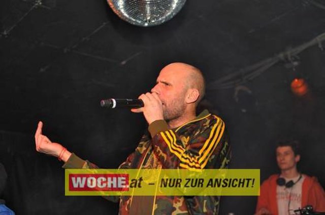 Einige Schüler der 7. Klasse des BG/BRG für Slowenen organisierten auch dieses Jahr wieder das Kontaktlinse / Kontaktna Leca 09 im ((stereo))club.