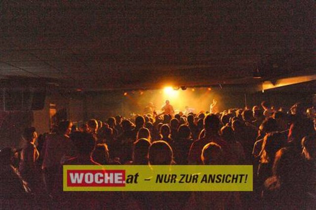Einige Schüler der 7. Klasse des BG/BRG für Slowenen organisierten auch dieses Jahr wieder das Kontaktlinse / Kontaktna Leca 09 im ((stereo))club.