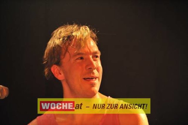 IM ((stereo))club fand das Kontaktlinse Festival mit vielen Künstlern aus den Musik, Theater und Comedybereich statt.