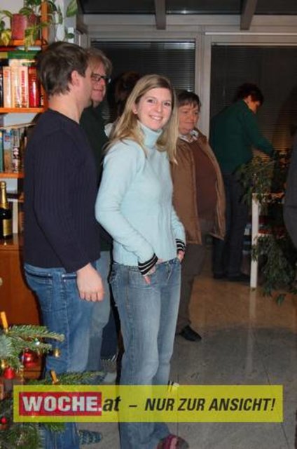 Zum 50-er wurde die Präsidentin von ART 13, von Künstlern und Nachbarn lautstark geweckt!