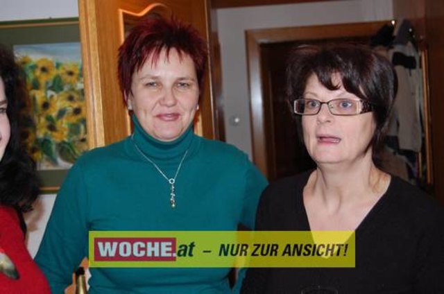 Zum 50-er wurde die Präsidentin von ART 13, von Künstlern und Nachbarn lautstark geweckt!