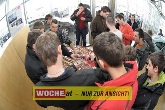 Im Autohaus Car France wurde an die HTL Lastenstraße ein nagelneuer Citrön Picasso den Schülern für Versuchszwecke zur Verfügung gestellt.