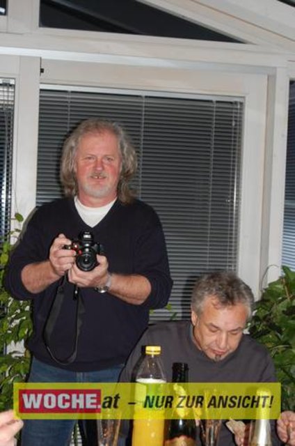 Zum 50-er wurde die Präsidentin von ART 13, von Künstlern und Nachbarn lautstark geweckt!