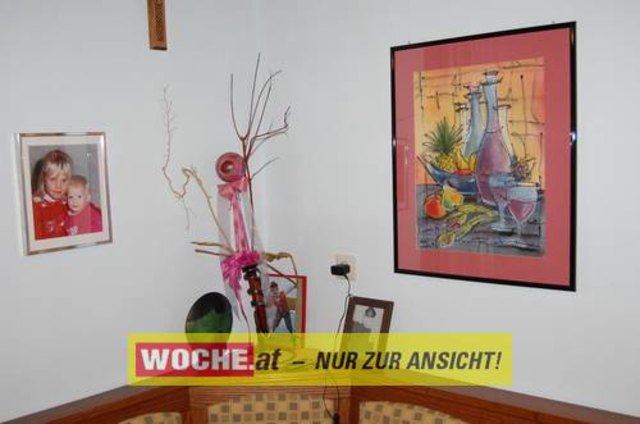 Zum 50-er wurde die Präsidentin von ART 13, von Künstlern und Nachbarn lautstark geweckt!