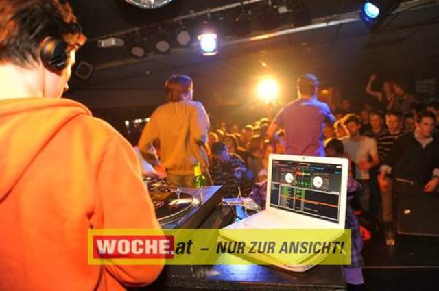 Einige Schüler der 7. Klasse des BG/BRG für Slowenen organisierten auch dieses Jahr wieder das Kontaktlinse / Kontaktna Leca 09 im ((stereo))club.