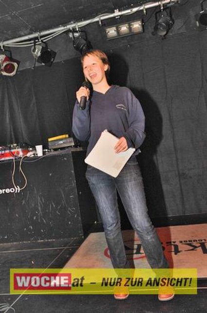 Einige Schüler der 7. Klasse des BG/BRG für Slowenen organisierten auch dieses Jahr wieder das Kontaktlinse / Kontaktna Leca 09 im ((stereo))club.