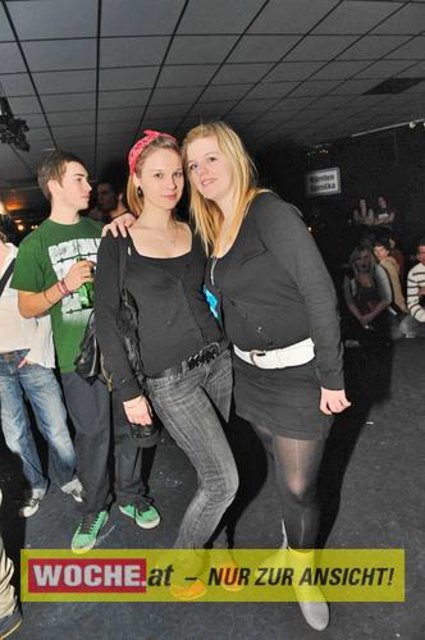 Einige Schüler der 7. Klasse des BG/BRG für Slowenen organisierten auch dieses Jahr wieder das Kontaktlinse / Kontaktna Leca 09 im ((stereo))club.