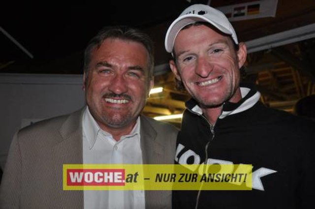 An die 500 Triathleten mußten 500 Meter schwimmen, 32 Kilometer radfahren und 6,7 Kilometer laufen.