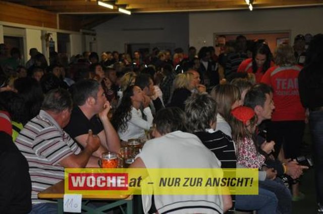 An die 500 Triathleten mußten 500 Meter schwimmen, 32 Kilometer radfahren und 6,7 Kilometer laufen.