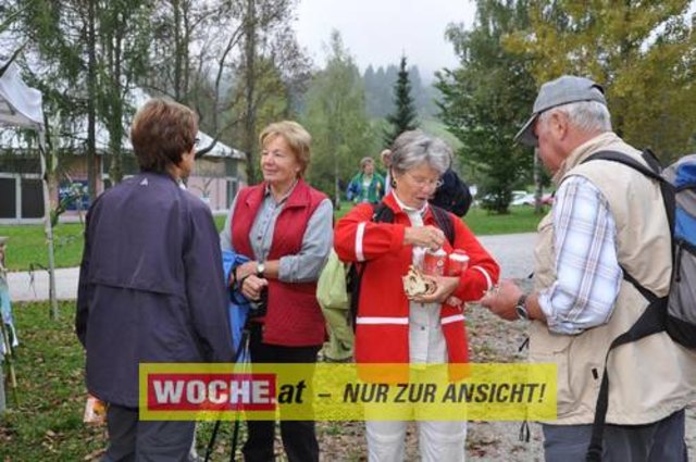 Anlässlich vom Herbst Aktivtag am Faakersee, gab es den letzten WOCHE-Wandertag der Saison. Gewandert wurde ab der Burgruine Finkenstein. Hunderte Teilnehmer nahmen daran teil!