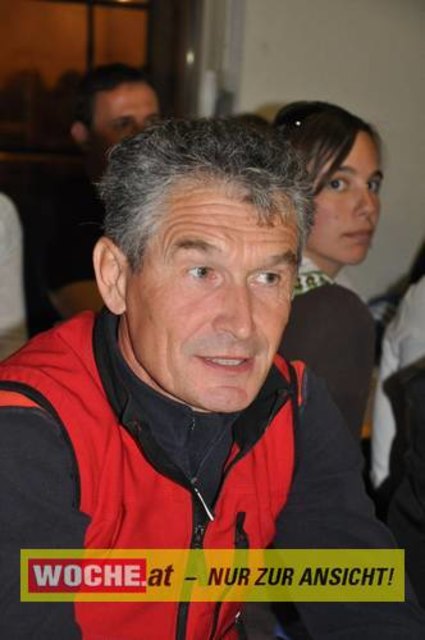 An die 500 Triathleten mußten 500 Meter schwimmen, 32 Kilometer radfahren und 6,7 Kilometer laufen.