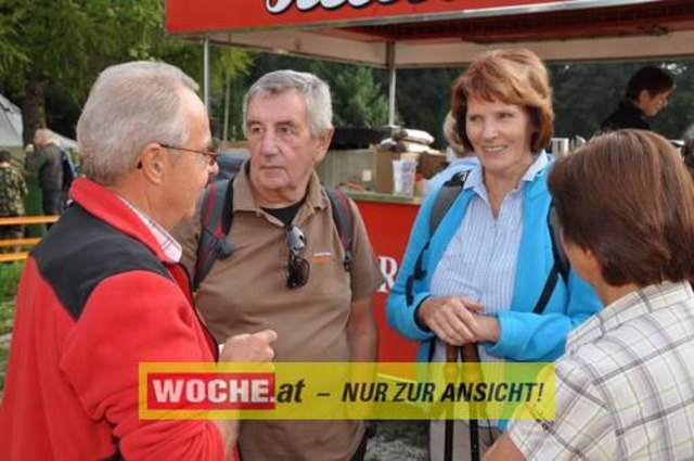 Anlässlich vom Herbst Aktivtag am Faakersee, gab es den letzten WOCHE-Wandertag der Saison. Gewandert wurde ab der Burgruine Finkenstein. Hunderte Teilnehmer nahmen daran teil!