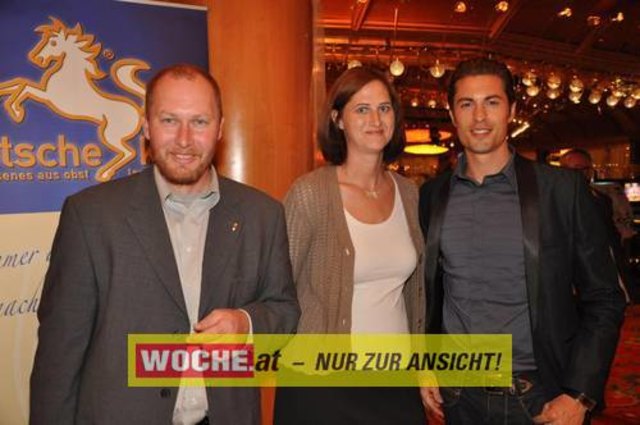 Im Casino Velden wurden die besten Kärntner Genuss Läden von den Genuss-Guide-Herausgebern Willy Lehmann und Fritz Stifsohn sowie Landesrat Josef Martinz ausgezeichnet.