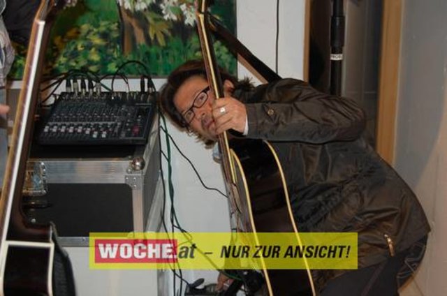 Live-Konzert mit KARPF & POLAINER für "Licht ins Dunkel" im SCHAUSTALL von Harald Scheicher in Völkermarkt.