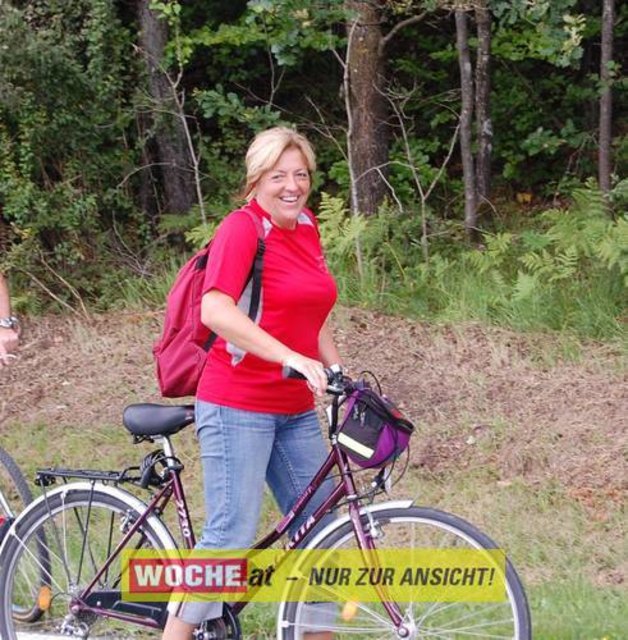 An die 500 Triathleten mußten 500 Meter schwimmen, 32 Kilometer radfahren und 6,7 Kilometer laufen.