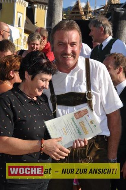Der festliche Höhepunkt der Veranstaltung war die Verleihung der "Salamikrone" an den neuen "Salamikönig":THORSTEN RIBESCHEL!