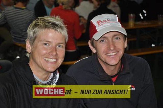 An die 500 Triathleten mußten 500 Meter schwimmen, 32 Kilometer radfahren und 6,7 Kilometer laufen.