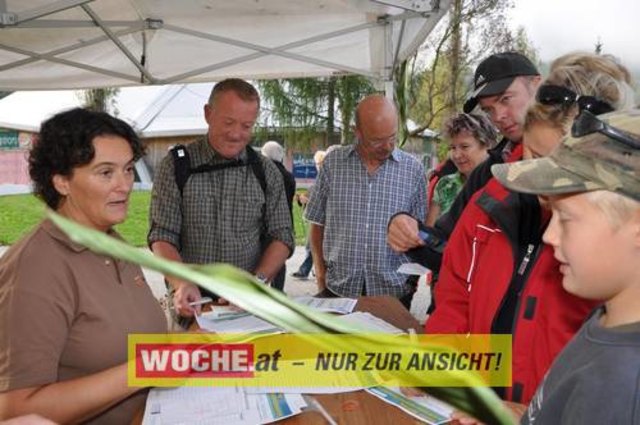 Anlässlich vom Herbst Aktivtag am Faakersee, gab es den letzten WOCHE-Wandertag der Saison. Gewandert wurde ab der Burgruine Finkenstein. Hunderte Teilnehmer nahmen daran teil!
