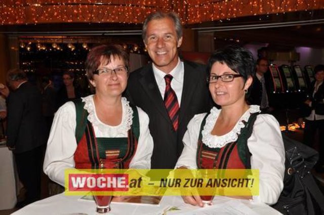 Im Casino Velden wurden die besten Kärntner Genuss Läden von den Genuss-Guide-Herausgebern Willy Lehmann und Fritz Stifsohn sowie Landesrat Josef Martinz ausgezeichnet.