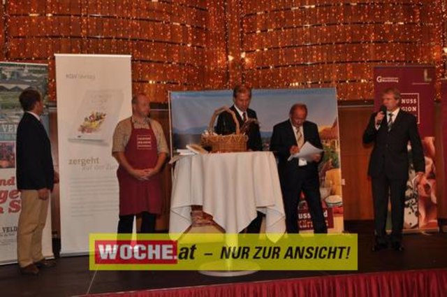 Im Casino Velden wurden die besten Kärntner Genuss Läden von den Genuss-Guide-Herausgebern Willy Lehmann und Fritz Stifsohn sowie Landesrat Josef Martinz ausgezeichnet.