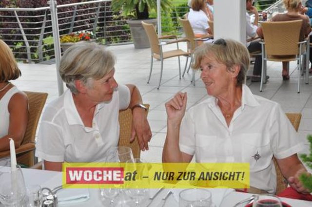 Über 100 Damen fanden sich zum Super Ladies Cup 2009 am Golfplatz des Kärntner Golfclub Dellach ein. Die WOCHE war bei der Siegerehrung dabei.