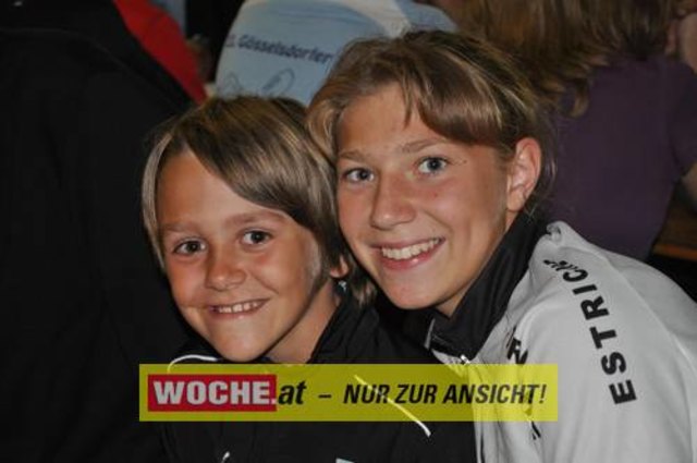 An die 500 Triathleten mußten 500 Meter schwimmen, 32 Kilometer radfahren und 6,7 Kilometer laufen.