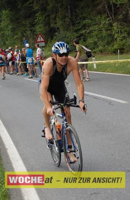 An die 500 Triathleten mußten 500 Meter schwimmen, 32 Kilometer radfahren und 6,7 Kilometer laufen.