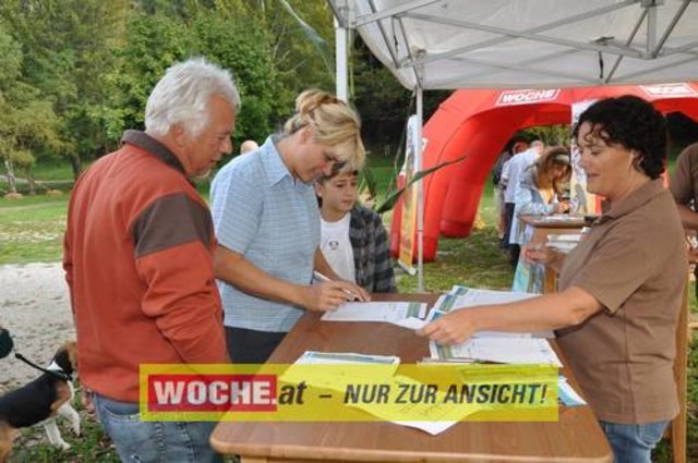 Anlässlich vom Herbst Aktivtag am Faakersee, gab es den letzten WOCHE-Wandertag der Saison. Gewandert wurde ab der Burgruine Finkenstein. Hunderte Teilnehmer nahmen daran teil!