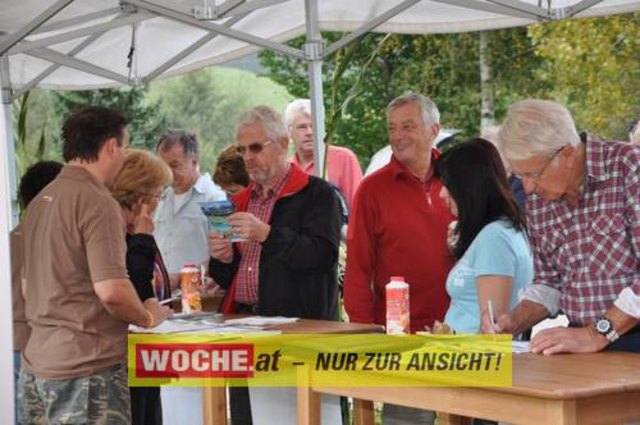 Anlässlich vom Herbst Aktivtag am Faakersee, gab es den letzten WOCHE-Wandertag der Saison. Gewandert wurde ab der Burgruine Finkenstein. Hunderte Teilnehmer nahmen daran teil!